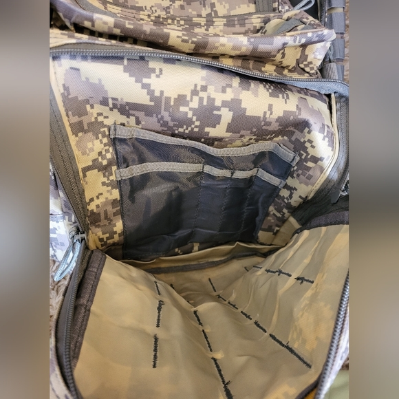 New Camouflage Tactical Backpack - Picture 4 of 7